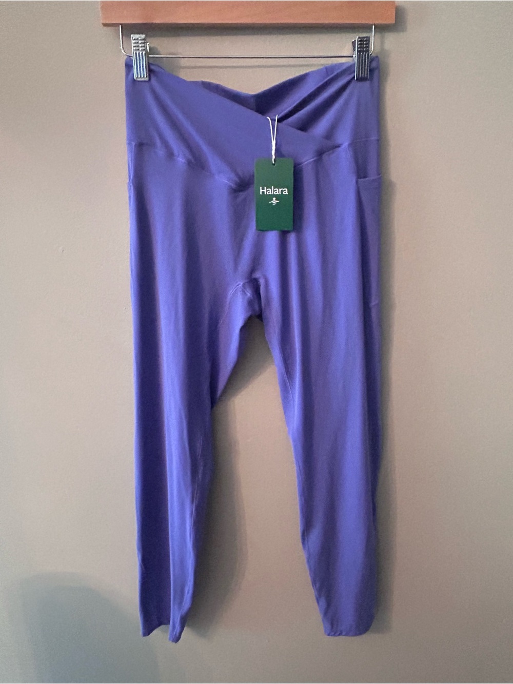 HALARA Lavender Crossover Waist Leggings